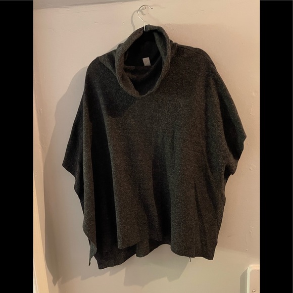 GapBody Turtle Neck Poncho - Picture 1 of 4